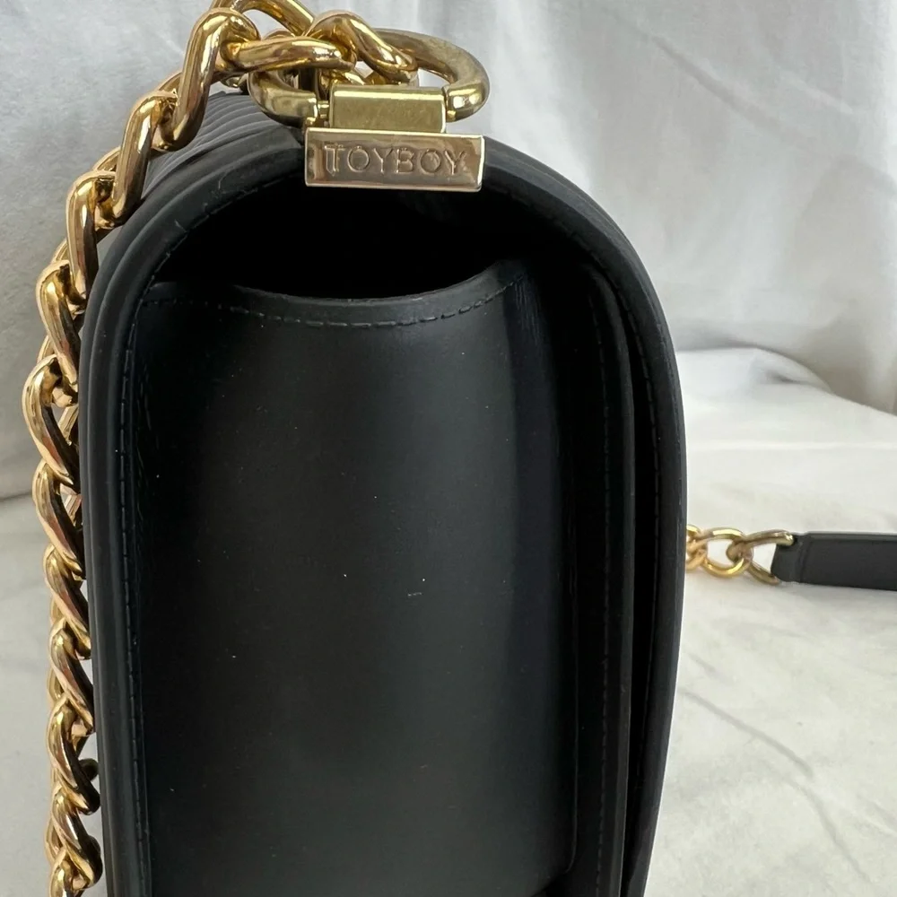 TOYBOY black quilted jelly crossbody bag with gold chain and accents. - Picture 5 of 12